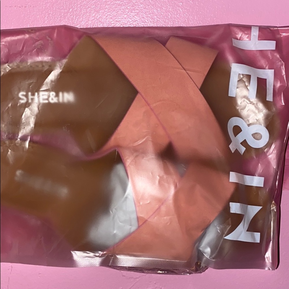 Size 8 pink sandals from “shein” never worn.